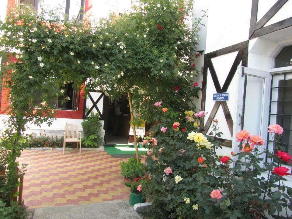 Royal Star Inn Srīnagar Extérieur photo